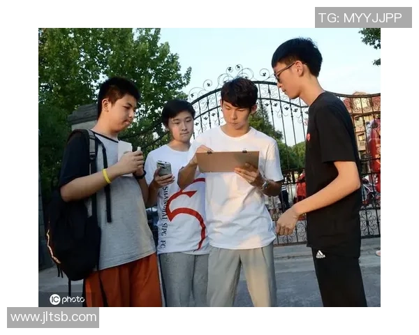 上海羽毛球队耐力训练引发热议球迷与专家各执己见探讨真相 上海羽毛球队耐力训练引发热议球迷与专家各执己见探讨真相