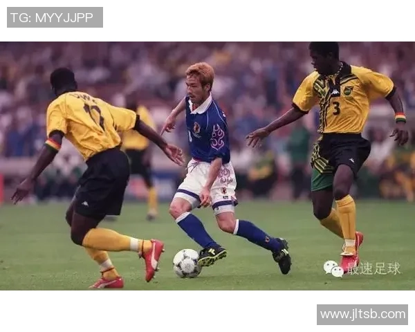 30岁足球明星的职业生涯与成就探讨及其对未来的影响分析 30岁足球明星的职业生涯与成就探讨及其对未来的影响分析