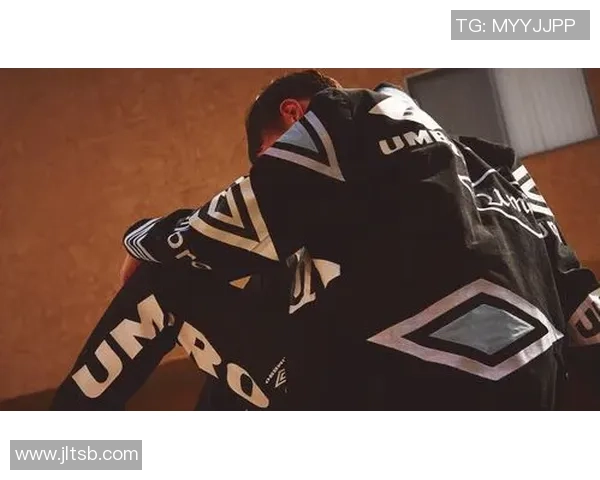 复古足球外套的魅力与时尚搭配指南让你重温经典运动风情