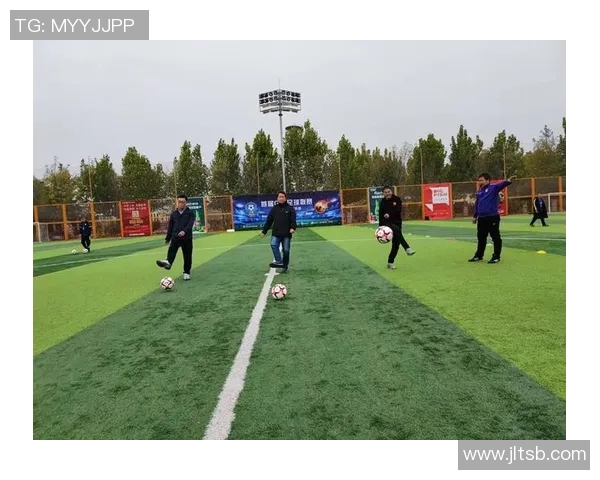 全面解析足球身体测试的重要性与实施方法提升运动员竞技水平