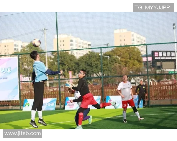 激情四溢的足球元旦杯盛典开启新年运动热潮,球迷齐聚共庆精彩赛事