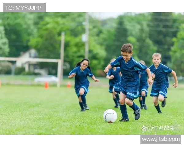 足球的魅力与激情在绿茵场上绽放的青春梦想之旅